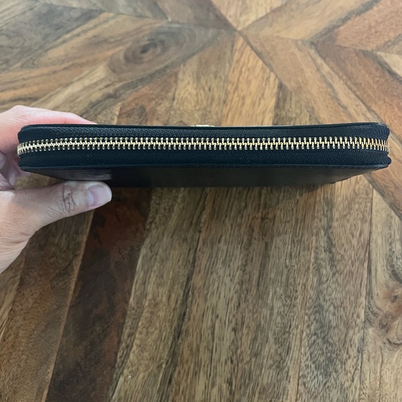 Tory Burch Zippered Wallet - Picture 3 of 8